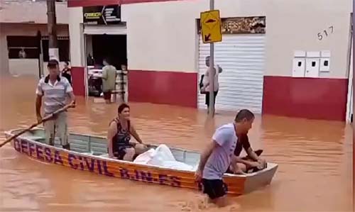 Defesa Civil socorre vítimas de chuvas que atingem o Sudeste