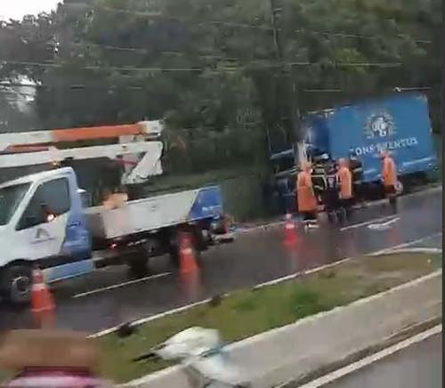 Chuvas intensas em Manaus provocam acidentes e interrupções no fornecimento de energia elétrica