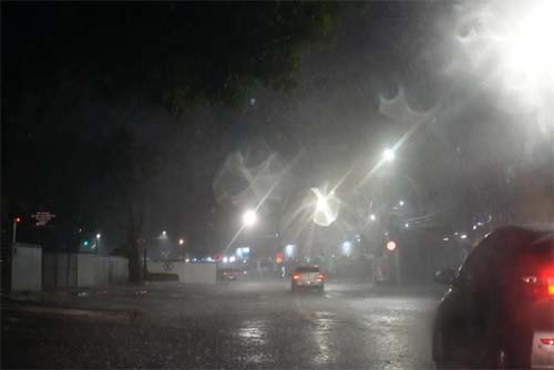 Chuva Intensa em Manaus Levanta Alerta de Emergência e Orienta Cautela à População