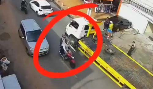 Câmeras flagram dupla suspeita de tentativa de homicídio em fuga no Jacintinho