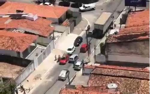 Troca de tiros em rua no bairro do Farol assusta moradores