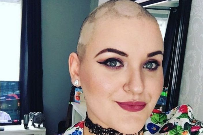 Mulher é presa após fingir câncer terminal e arrecadar R$ 58 mil para casamento