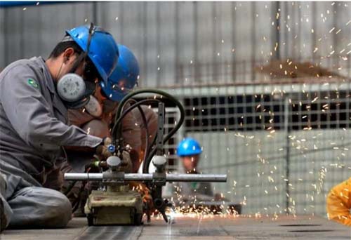 País perderá 166 mil empregos com energia mais cara neste ano, diz CNI