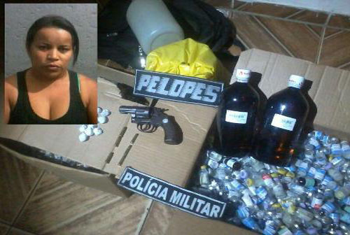Polícia descobre boca de fumo e prende acusada de tráfico no interior 
