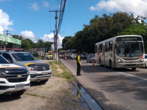 A cada hora, seis motoristas são flagrados sem habilitação em Alagoas