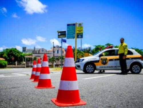 Trânsito da Pajuçara volta a ser mão dupla nos feriados de fim de ano, avisa SMTT