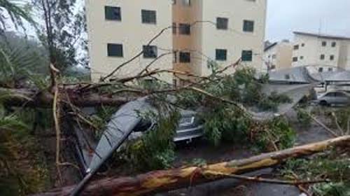 Tempestade mata três em São Paulo