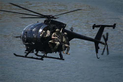 Avistamento de helicópteros militares dos EUA próximo à Venezuela aumenta tensões na região