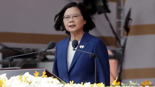 Taiwan não se curvará à China, diz presidente