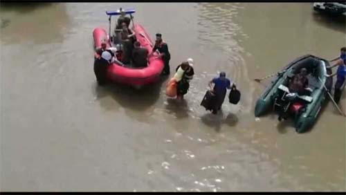 Passagem do tufão Khanun leva a centenas de evacuações na Rússia e deixa rasto de destruição