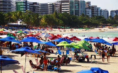 Turista argentina passa mal e morre afogada na praia da Ponta Verde