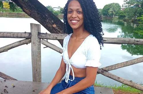 Turista morre eletrocutada com a filha nos braços