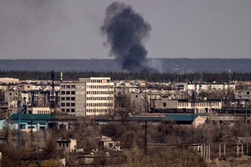 Presidente da Finlândia acusa Rússia de usar armas de destruição em massa
