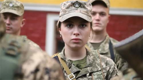 'Temos que nos provar o tempo todo': as mulheres ucranianas que combatem contra a Rússia