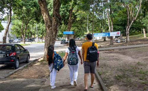 Ufal abre mais de 90 vagas para concurso de professor substituto