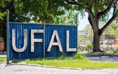 Ufal anuncia seleção para professor visitante; salário é de R$ 10 mil