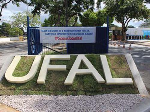 Professores da Ufal decidem em assembleia se aderem à greve nacional