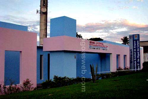 Alunos pagaram mais de R$ 7 mil por curso e receberam diploma falso da UNEAL