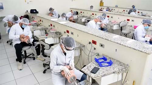 Universidade pública que inspira cobrança de mensalidade enfrenta crise de inadimplência