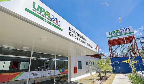 Capotamento de carro deixa mulher e idoso feridos na BR-101