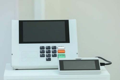 TRE/AL recebe 1.050 novas urnas eletrônicas