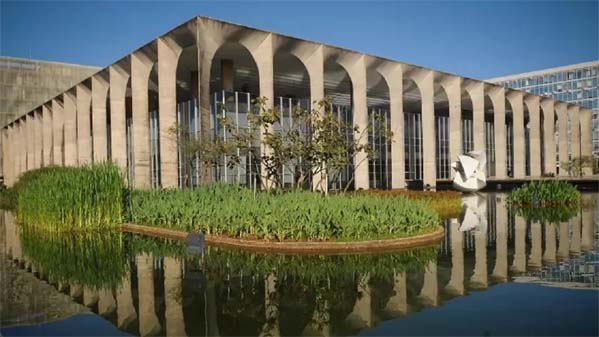 Governo determina a retirada do corpo diplomático da embaixada do Brasil em Damasco