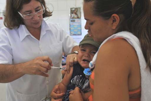 Vacinação contra gripe começa hoje e inclui maior número de crianças