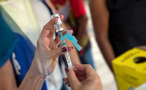 Alagoas recebeu mais 97.500 doses de vacina contra a Covid-19 neste domingo