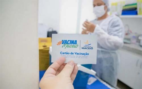 Covid-19: Maceió começa a vacinar pessoas com 30 anos ou mais com a 4ª dose