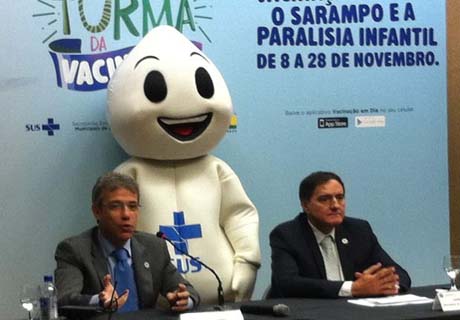 Saúde quer vacinar 12,7 milhões de crianças contra paralisia neste ano