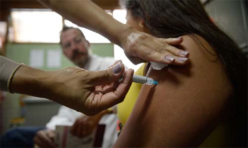 Baixa cobertura vacinal contra HPV favorece casos de câncer