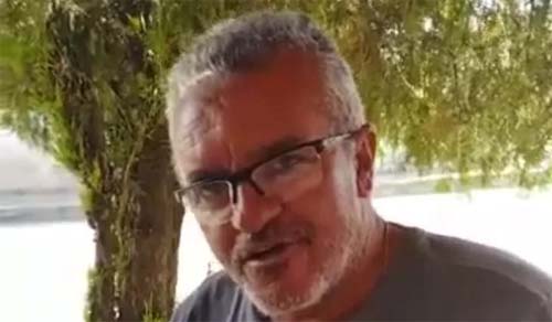 Motociclista que bateu cabeça no meio-fio ao colidir com entregador morre no hospital