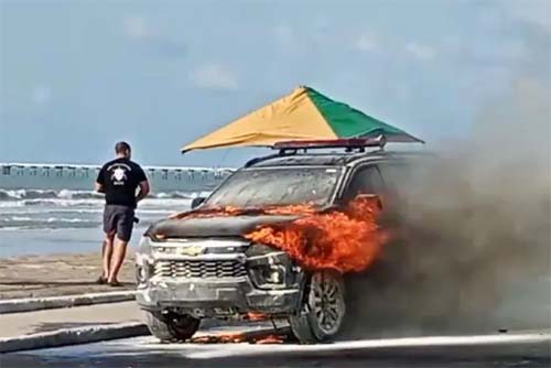 Viatura do Bope pega fogo na Avenida Assis Chateaubriand; trânsito interditado