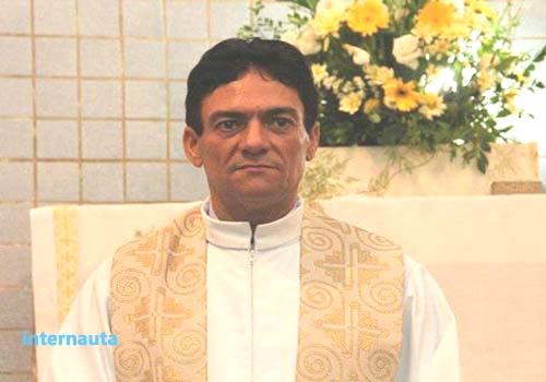 Católicos palmarinos de luto: morreu em Recife Padre Vicente Ferrer Ferreira Campos vigário da paroquia de Santa Maria Madalena