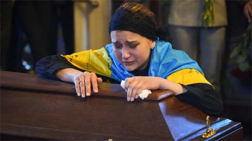 Guerra na Ucrânia: o difícil retorno à vida das viúvas de soldados ucranianos mortos no fronte