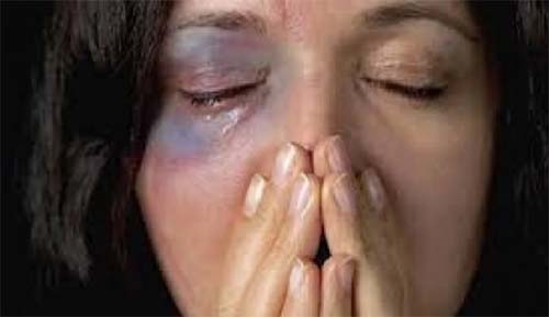 Marido corta dedo de esposa e ateia fogo em quarto da residência 