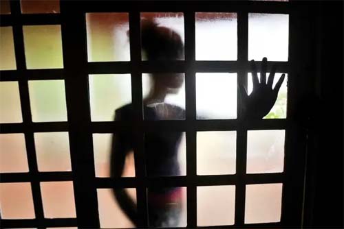Estudo revela predominância de crimes sexuais contra meninas e o impacto das redes sociais na vulnerabilidade juvenil
