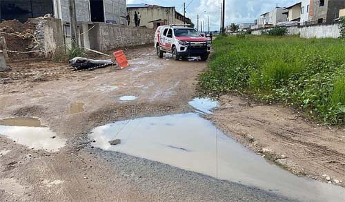 Suspeito de cometer assaltos é morto a tiros em estrada de terra em Maceió