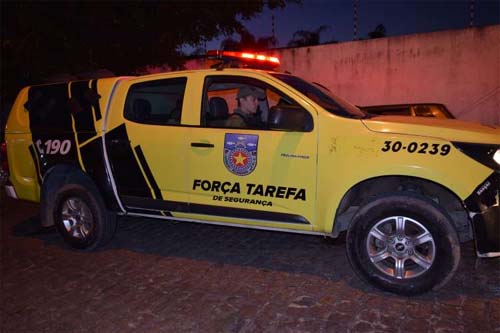 Suspeitos são presos enquanto cometiam assaltos próximo a escola infantil