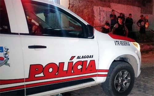 Homem é morto a tiros e outros quatro são atingidos por disparos, em Maceió