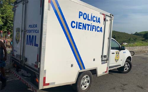 Corpo de policial civil é encontrado dentro de carro, em Maceió