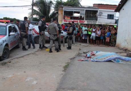 Jovem que supostamente presenciou assassinato de tia é executado a tiros