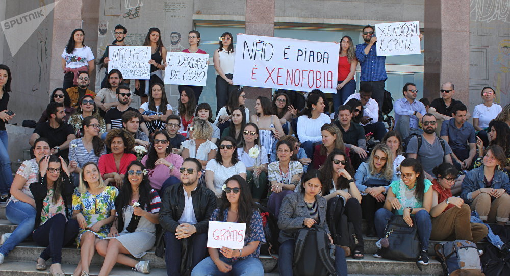 Xenofobia contra estudantes brasileiros motiva ação do parlamento português 